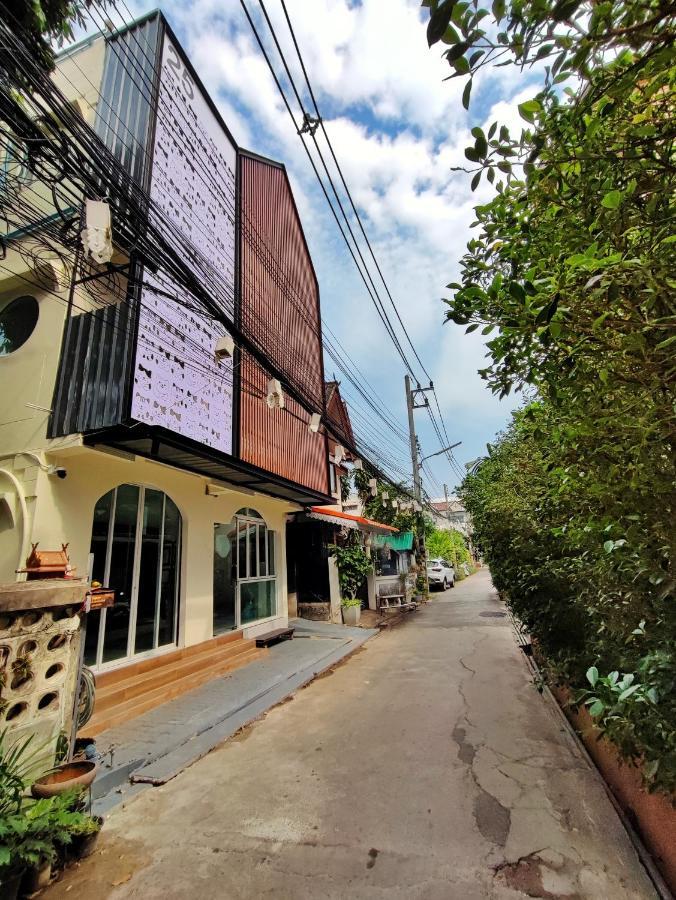 Miumiu In Da House. Bed and Breakfast Chiang Mai Exteriör bild